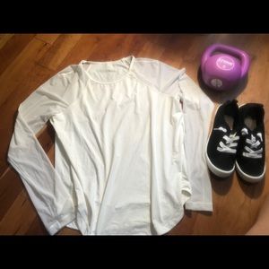 Lululemon long sleeve top new condition